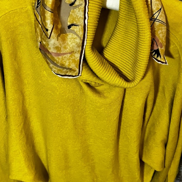 BcbgMaxAzria: mustard batwing XL soft loose neck sweater - Picture 5 of 13